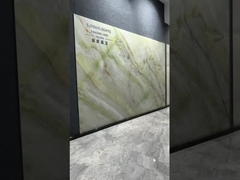 Peti kaca yang dipoles