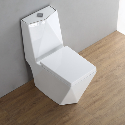 Keramik Square Peeping WC One Piece Toilet P Trap ODM molding