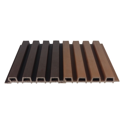 Brown 25x227mm WPC Cladding Wall Panel Untuk Hotel Park Wood Plastic Composite Siding Grille Plank