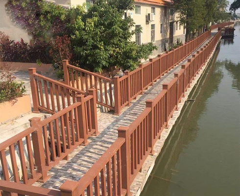 Tahan Api WPC Panel Pagar Kayu Plastik Papan Interior Komposit Tan Railing Pelindung untuk Riverside 200x120cm