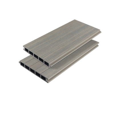 Teras Luar Ruangan Papan Kayu Plastik Anti Korosi 170x24mm Pagar Kandang Abu-abu WPC Panel Pagar Pembatas
