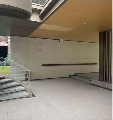 Tulang kayu putih tahan goresan 60x120cm Mat Antique Finish Curtain Wall Porcelain Tile Untuk Taman Dan Hotel