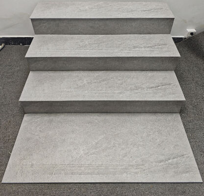 Grey Beige Kelembaban-buktinya 470x1200mm Matt Keramik Tangga Langkah dan Riser Untuk Balkon