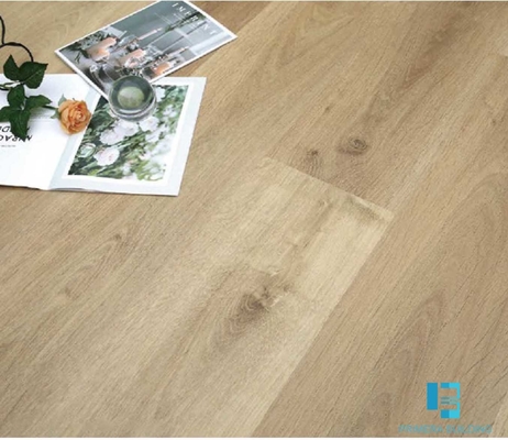 Sistem Klik Lantai Kayu Oak LVT SPC Lvp Untuk Dapur Kamar Mandi Interior